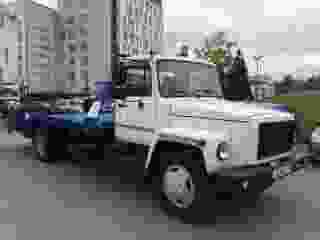 Эвакуатор ГАЗон ГАЗ-3309 с ломаной платформой